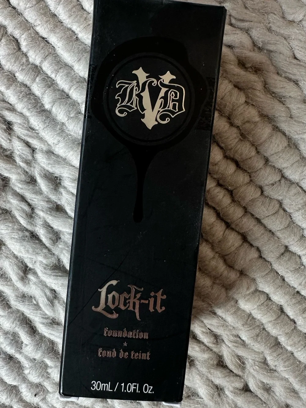 Kat Von D Lock-It Foundation - 54 medium neutral